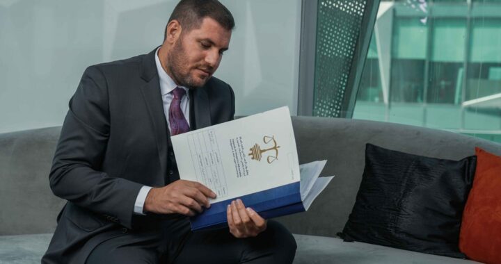 When To Call Your Lawyer: A Guide For Small Business Owners